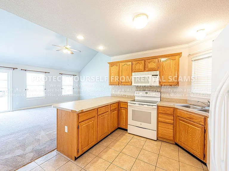 245 Ravenwood Rd — Photo 5