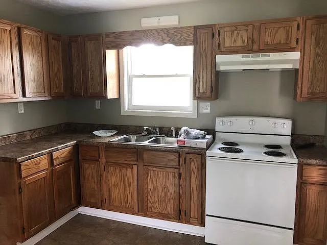 611 Laurel Bluff Rd — Photo 5