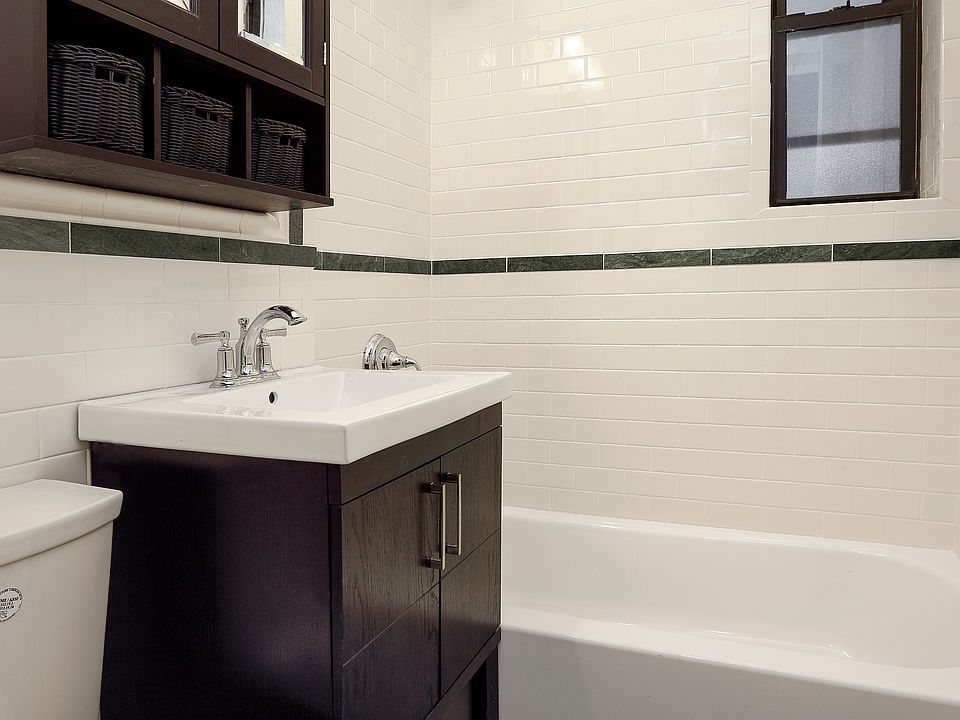 2nd image of 200 Brighton 15th St APT 4E