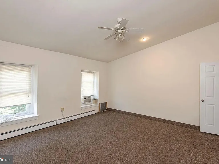 235 Hermitage St — Photo 10