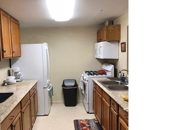 2nd image of 810 W Malone Ave