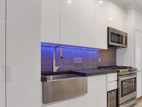 4th image of 195 Stanton St APT 3E