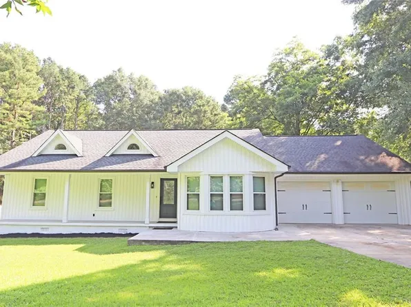 42 Dale St, Temple, GA 30179