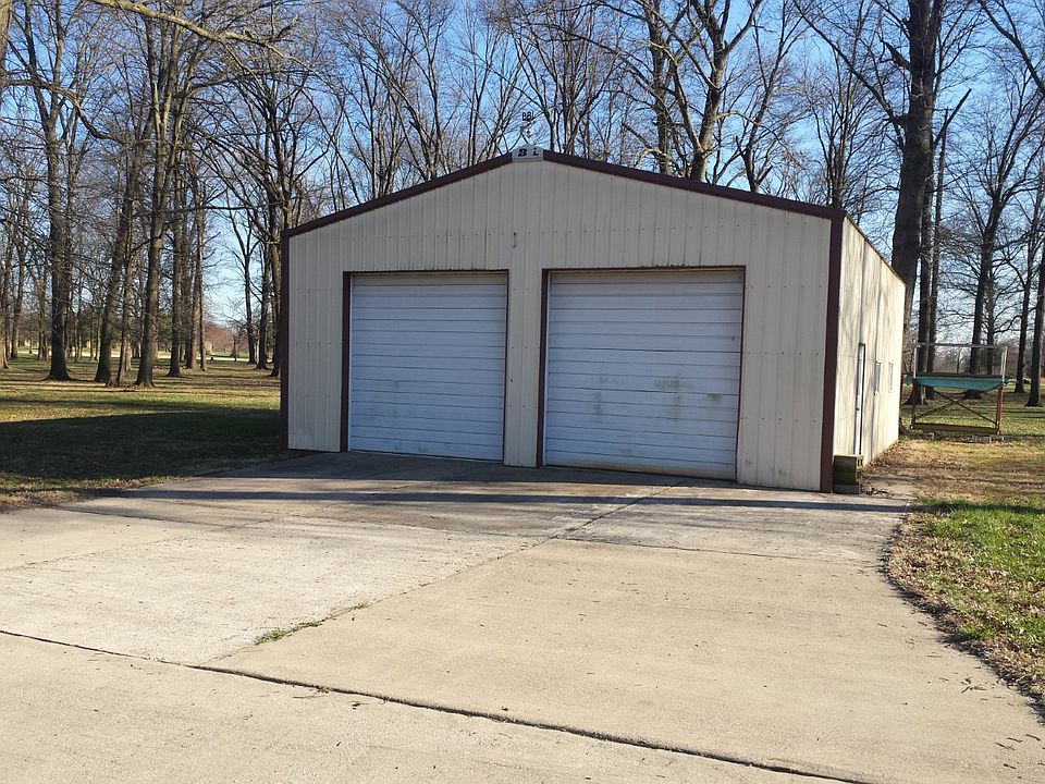 1st image of 34 Rebecca Dr