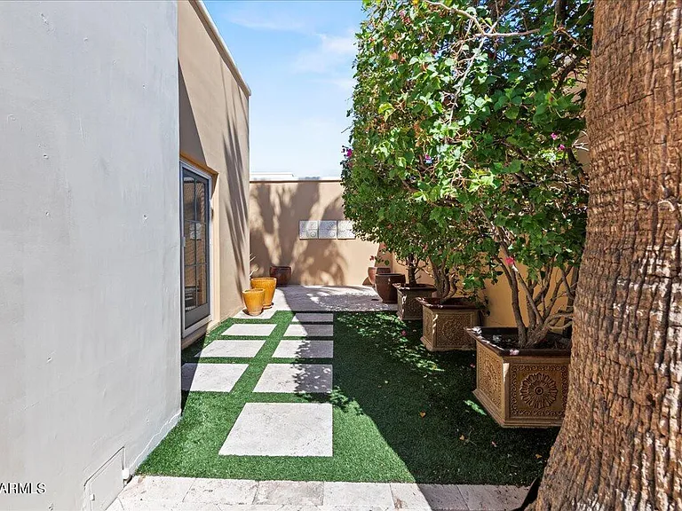 4327 N 69th Way — Photo 33