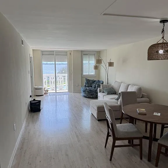 925 N Halifax Ave — Photo 20