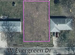 202 W Evergreen Dr, Saint Joseph, IL