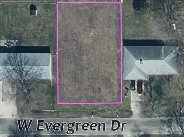 202 W Evergreen Dr, Saint Joseph, IL 61873