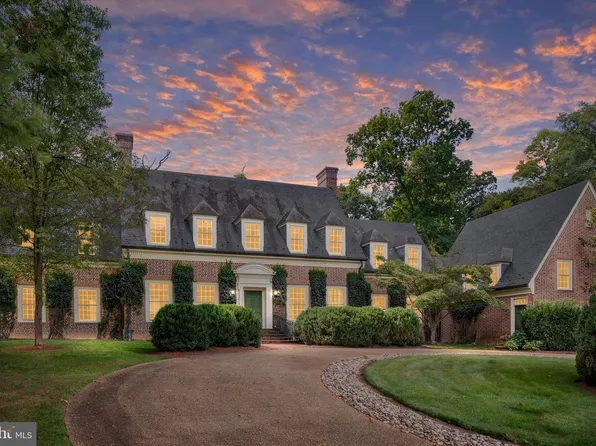 261 Merrifield Ln, Winchester, VA 22602