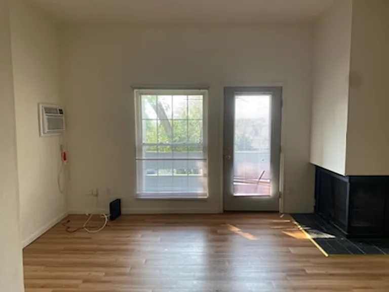 University Park Apartments near Cornell University — Photo 685