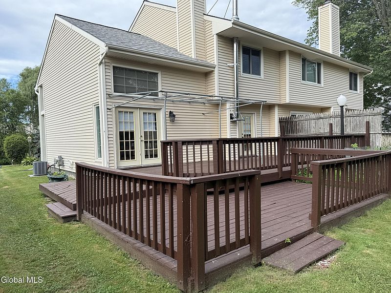4th image of 5 Crowsnest Court