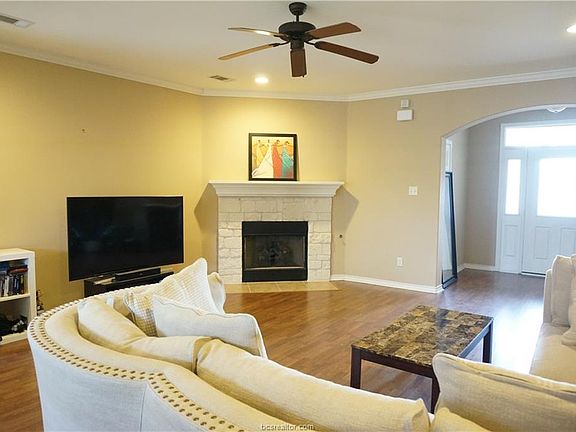 4th image of 3919 Latinne Ln