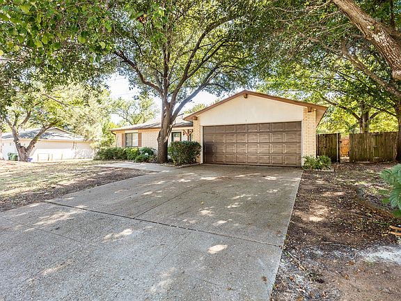 3rd image of 1314 Columbine Ct