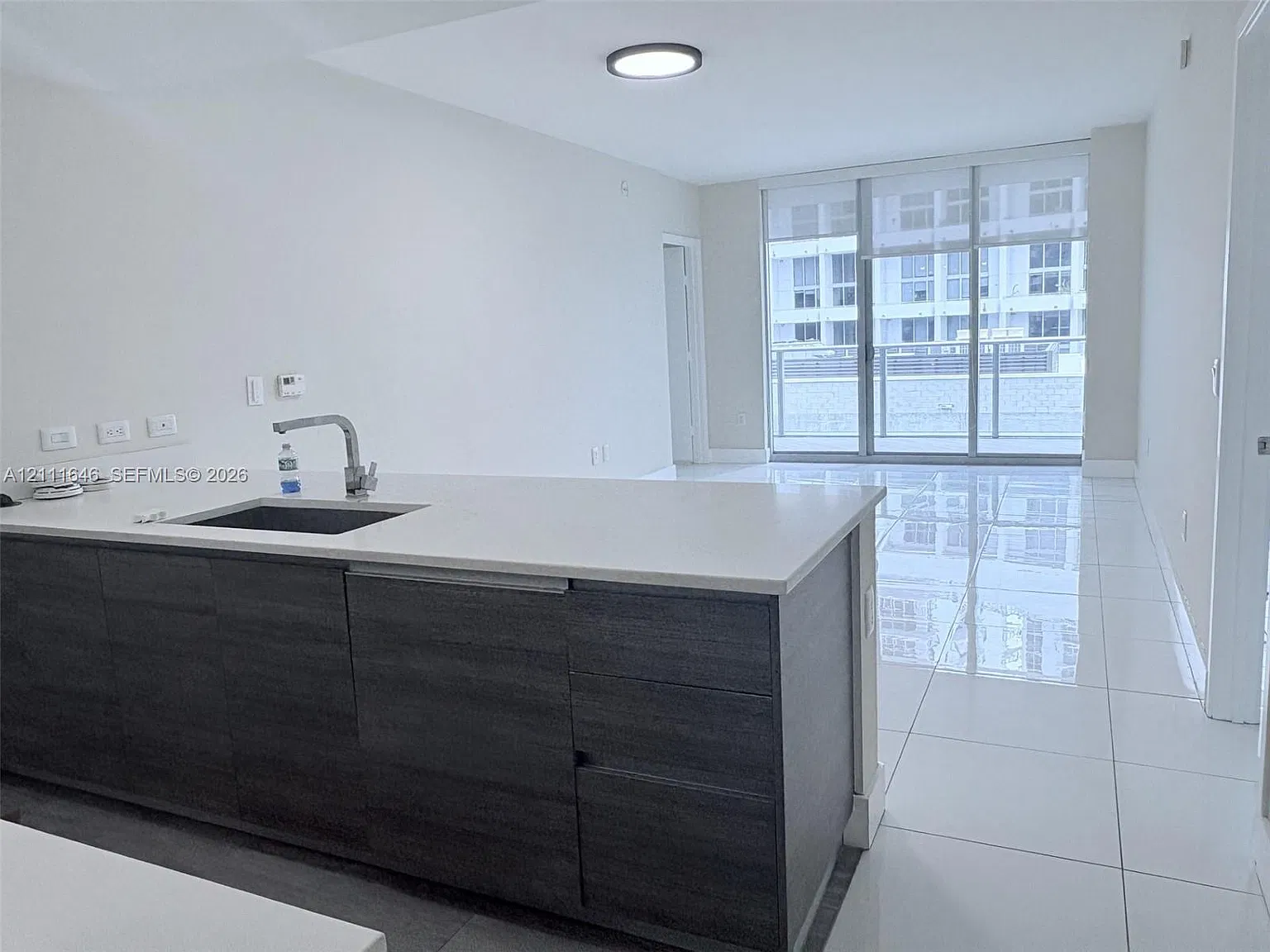 1100 Millecento Residence — Photo 2