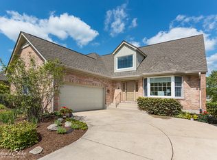 1057 Plantain Ct, Crystal Lake, IL 60014
