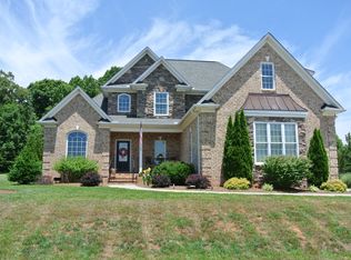 8106 Angels Glen Dr, Stokesdale, NC 27357