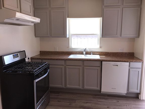 4th image of 5877 Rose Ave