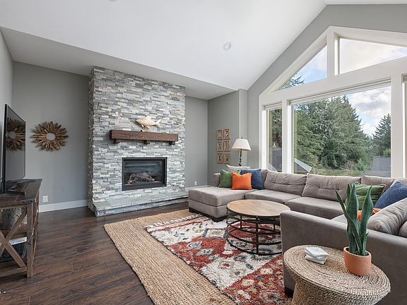 3rd image of 3087 NE Cascara Ct