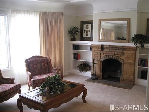 2nd image of 416 Hanover St