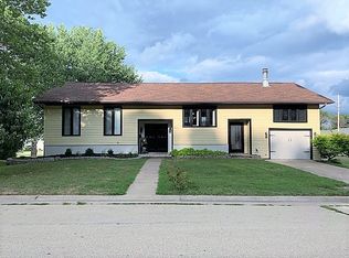 1211 Mulberry St, Bellevue, IA 52031