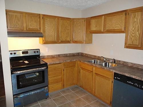 4th image of 1336 Chesterton Ln
