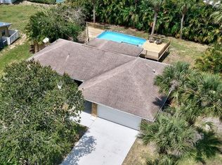 841 Carnation Dr, Sebastian, FL 32958