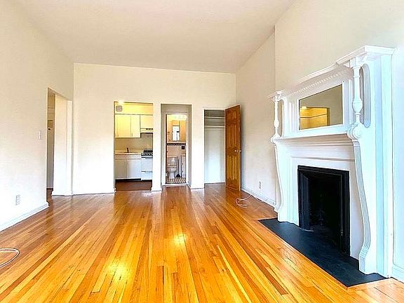 3rd image of 43 W 75th St #4BB