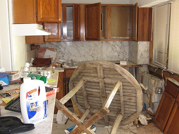 3rd image of 530 NE 43rd St