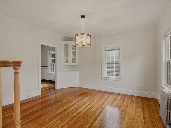 4th image of 10 Loxley Rd