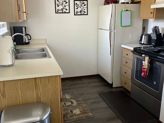 5th image of 2101 Poplar Dr Unit 82
