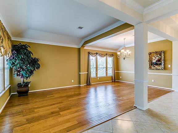 4th image of 5006 Cove Ct