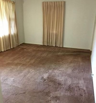 3rd image of 104 Grasmere Ave