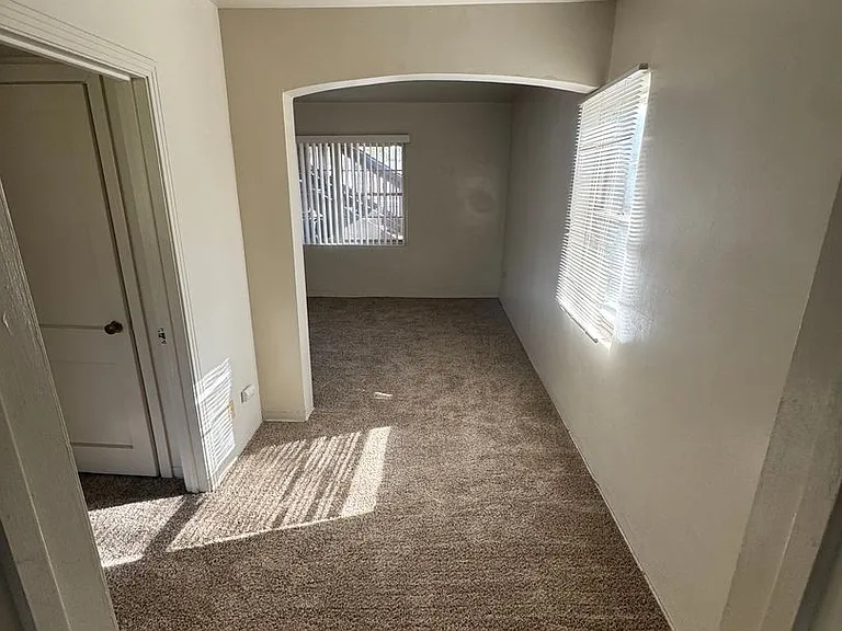 324 N San Francisco St — Photo 8