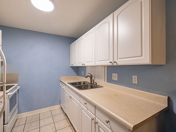 4th image of 451 Golden Cir APT 106