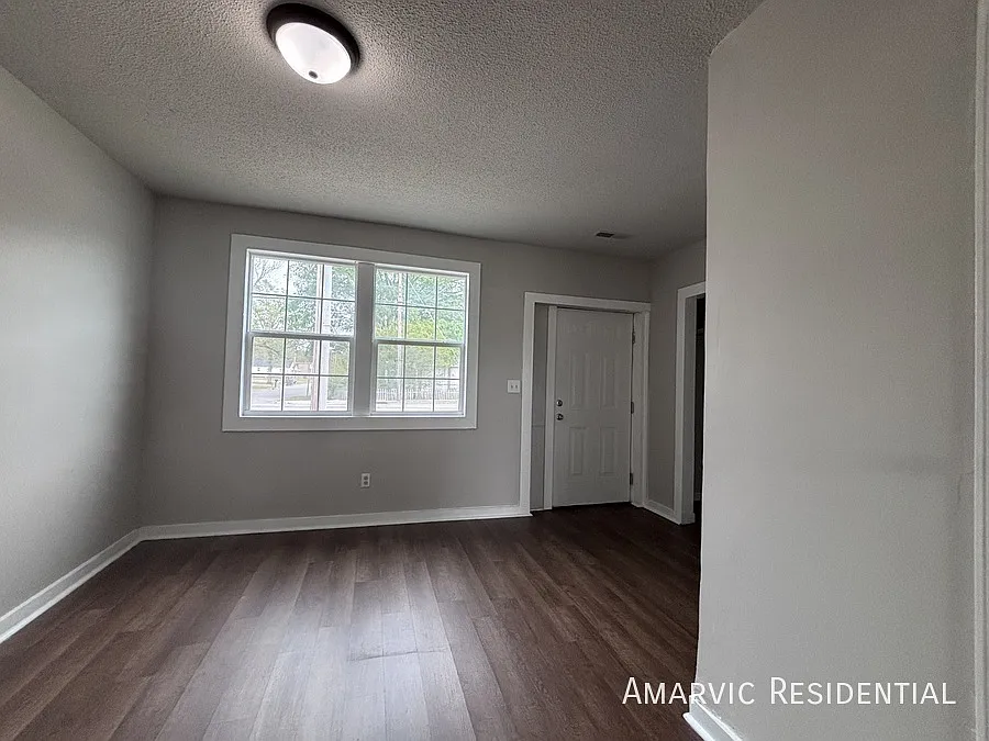 Studio, $720 — Photo 3