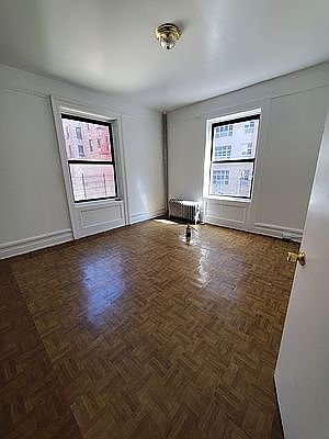 2nd image of 2700 Creston Ave #1D
