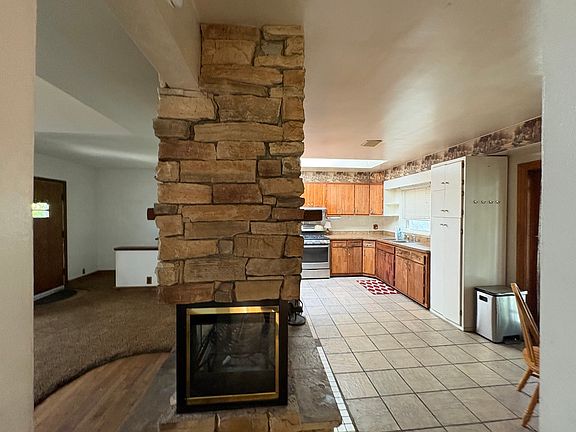 5th image of 816 N 11th St