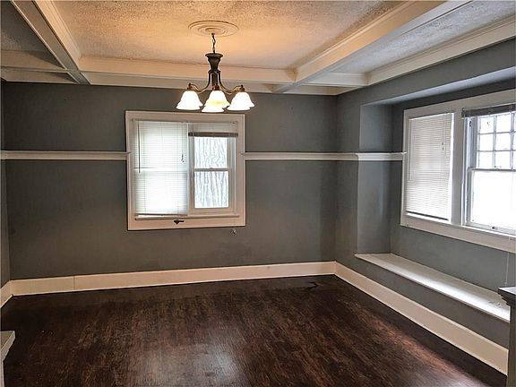 5th image of 3005 N Broadway St