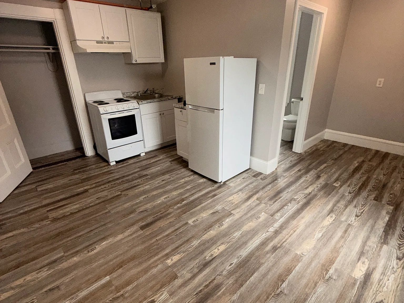 Studio, 400 sqft, $1,550 — Photo 4
