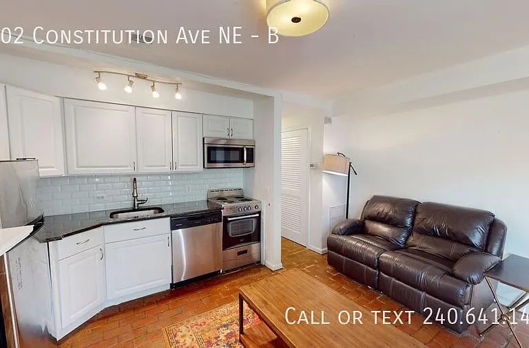 1002 Constitution Ave NE #B — Photo 7