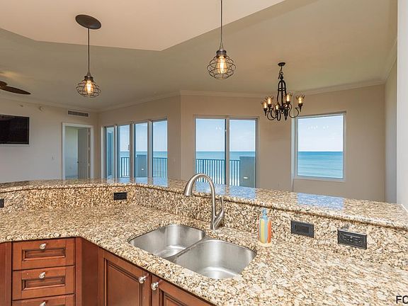 3rd image of 85 Avenue De La Mer Unit 402