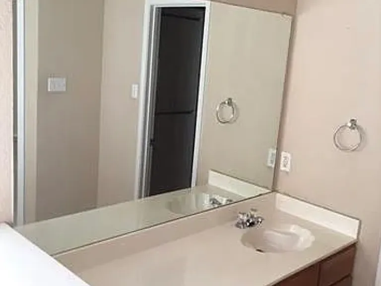 2525 Persimmon Dr — Photo 18
