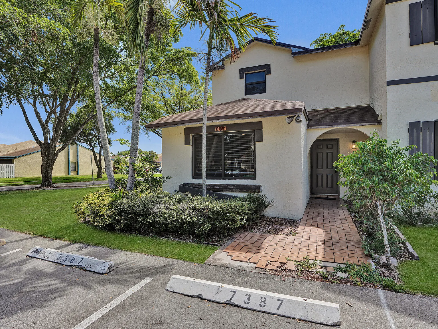 2 bed, 2.0 bath, 1264 sqft, $2,700 — Photo 1