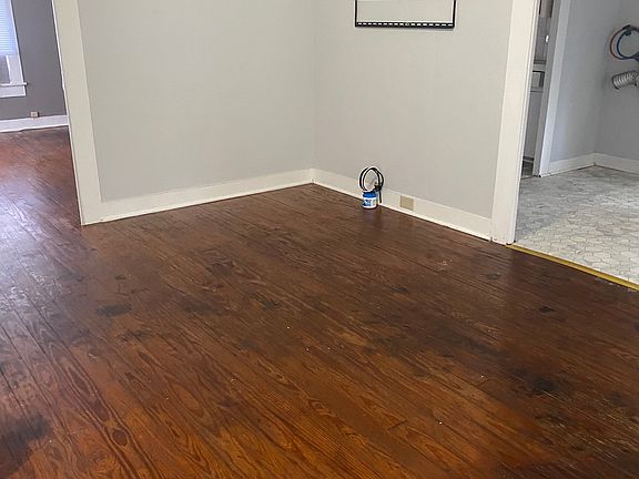 5th image of 615 Locke St #B