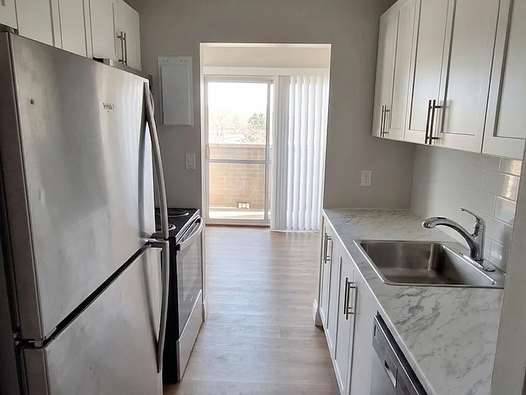 515 Albert St — Photo 5