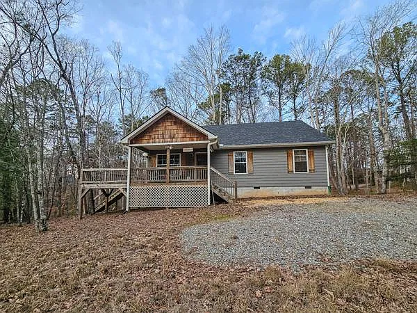 3 bed, 1200 sqft, $2,400 — Photo 1