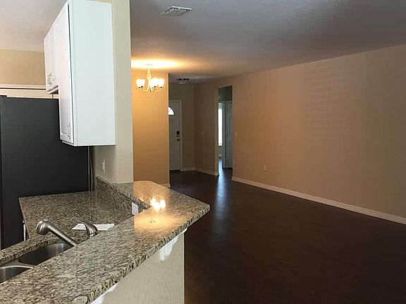 3rd image of 1349 Marjorie Ln
