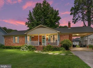 29 8th St, Colonial Beach, VA 22443