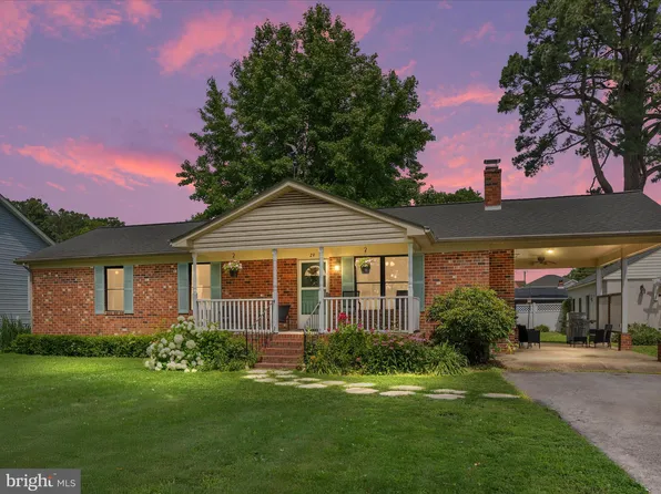 29 8th St, Colonial Beach, VA 22443