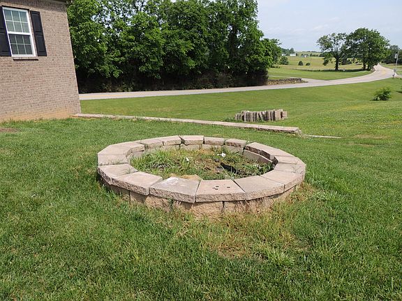4th image of 109 Hackberry Ct